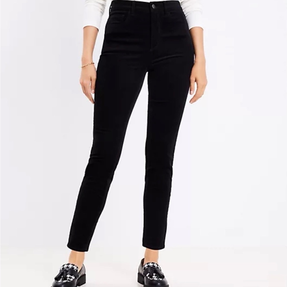 LOFT Black Corduroy Pants Women’s Size 2 Slim Fit Fine Corduroy Stretch Classic